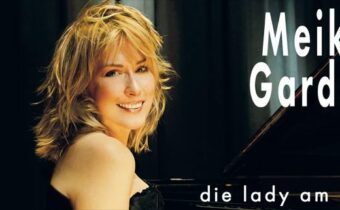 Banner der Sängerin Meike Garden mit der Aufschrift: "die lady am piano"