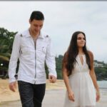 Sänger Pascal Silva mit einer Frau am Strand